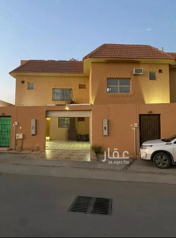 فيلا للبيع في حي الأخضر - صورة 2