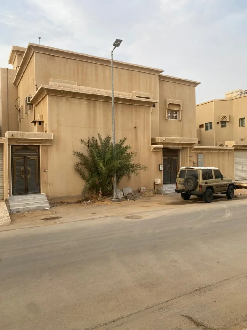 للبيع فلة بحي الإسكان