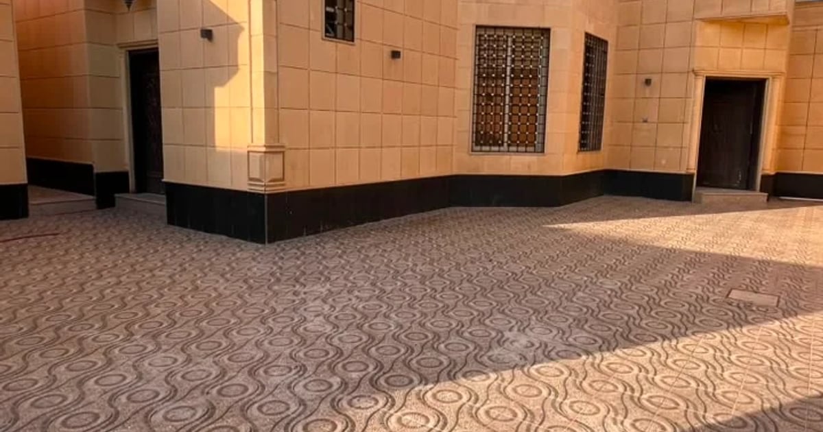 فله للبيع بحي الغروب